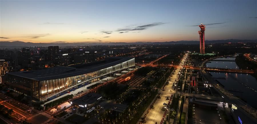 Beijing illuminée pour le Forum de ＂ la Ceinture et la Route ＂  pour la coopération internationale