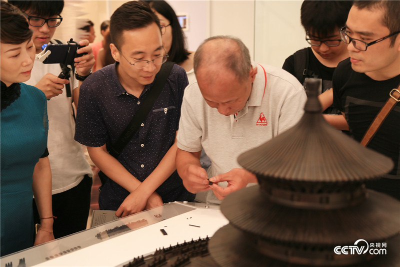 Beijing: une exposition célèbre l'artisanat traditionnel