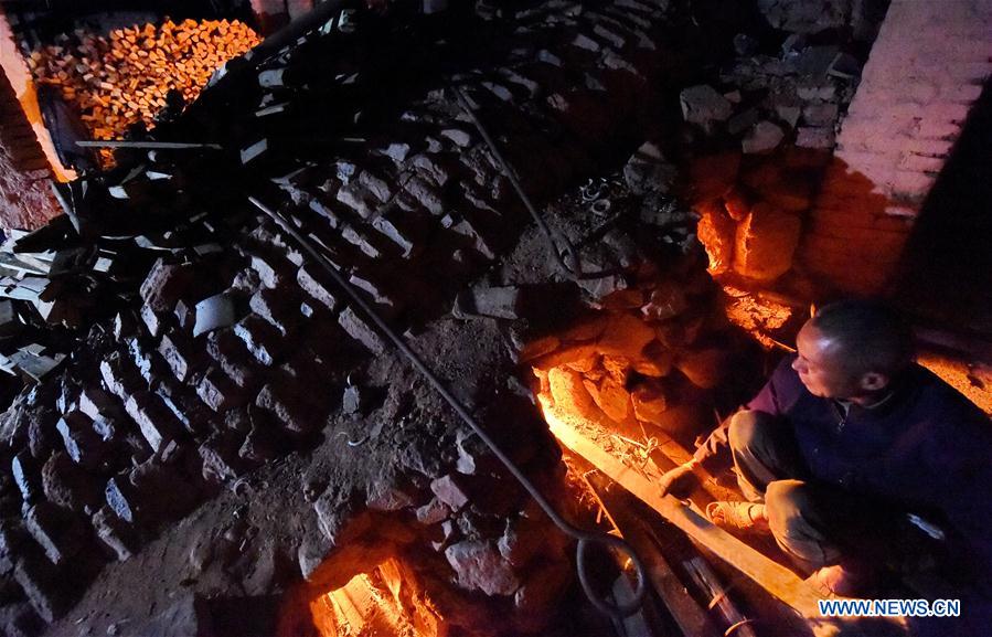 Fujian : fabrication de céramiques dans un atelier historique