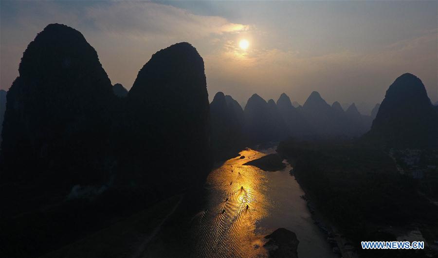 Chine: le paysage de rivière Lijiang à Guilin