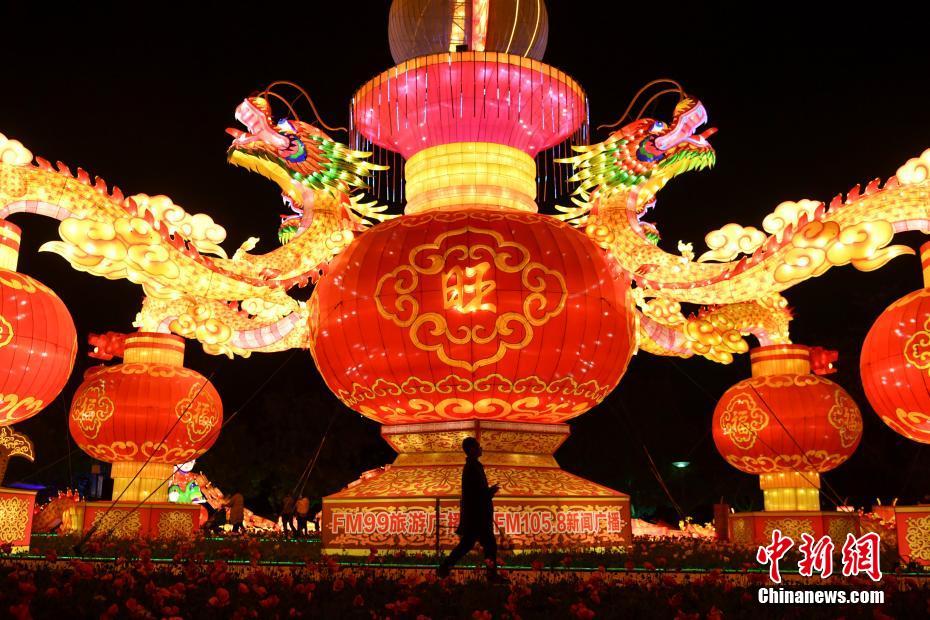 Kunming : une grande foire des lanternes pour la Fête du Printemps