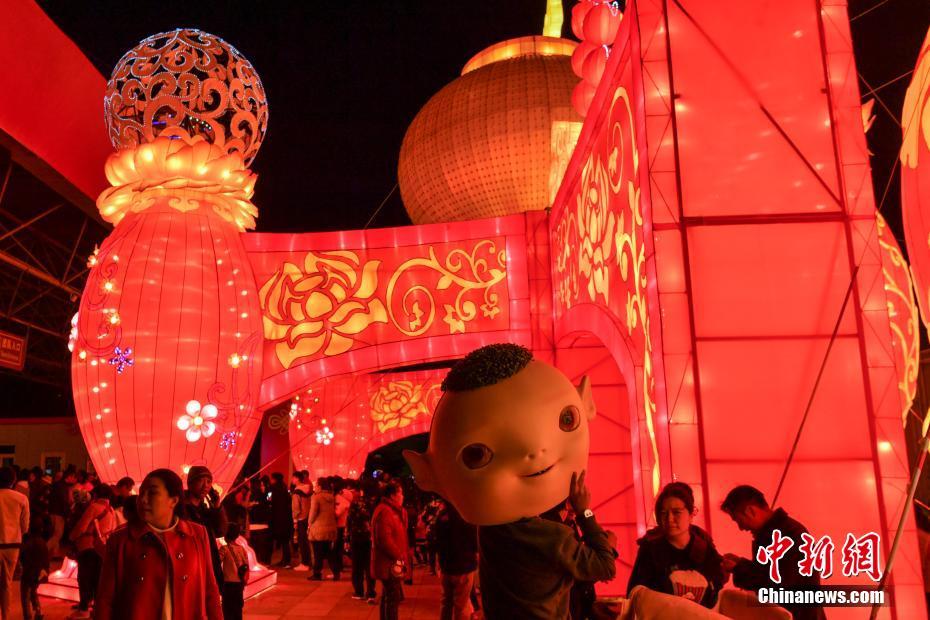 Kunming : une grande foire des lanternes pour la Fête du Printemps