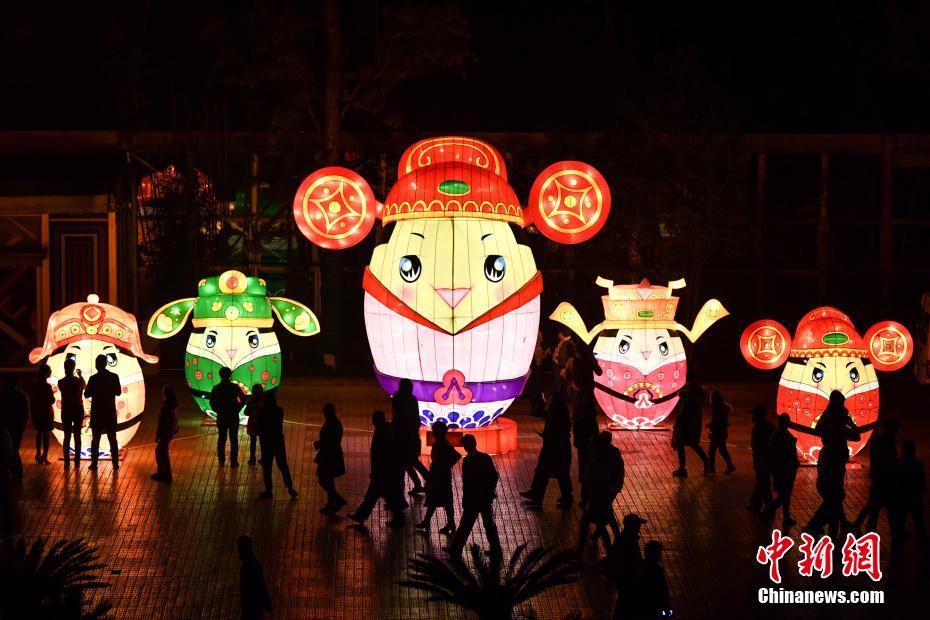 Kunming : une grande foire des lanternes pour la Fête du Printemps