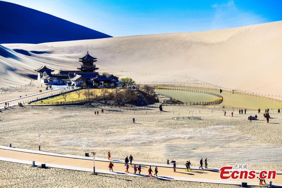 A la découverte des « sables chantants » de Dunhuang, dans le désert de Gobi