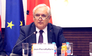 Jean-Pierre Raffarin parle de la Chine à Beijing