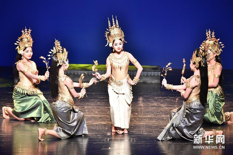 Des artistes cambodgiens invités à Beijing