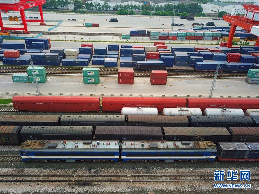 Guizhou : la première ligne ferroviaire de l'initiative de « La Ceinture et la Route » dans le Guizhou mise en service