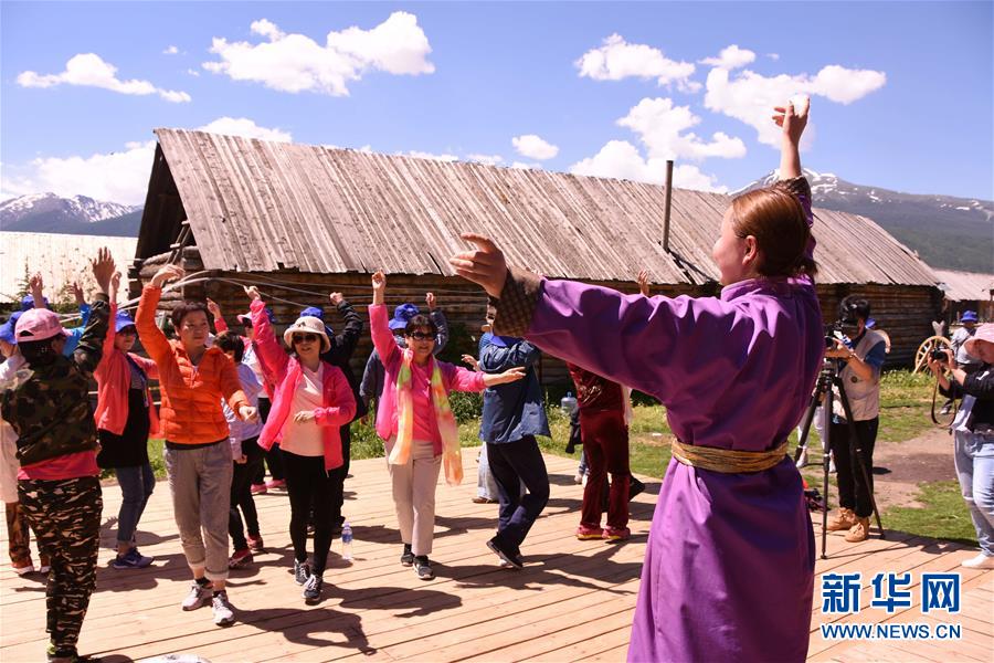 Xinjiang : la beauté estivale et le tourisme en plein essor