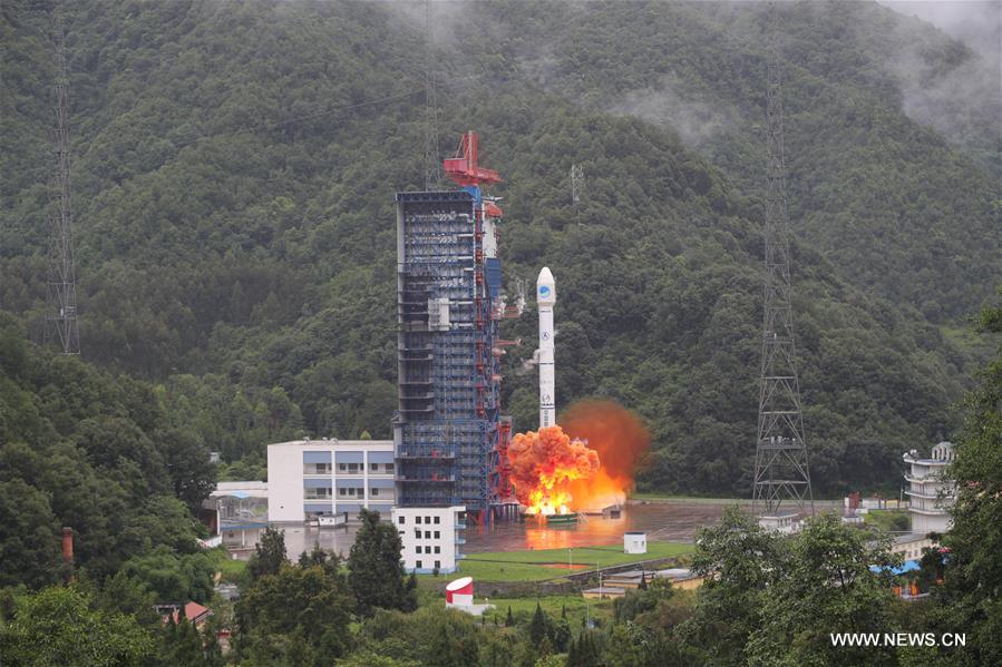 La Chine envoie dans l'espace des satellites jumeaux de navigation Beidou-3