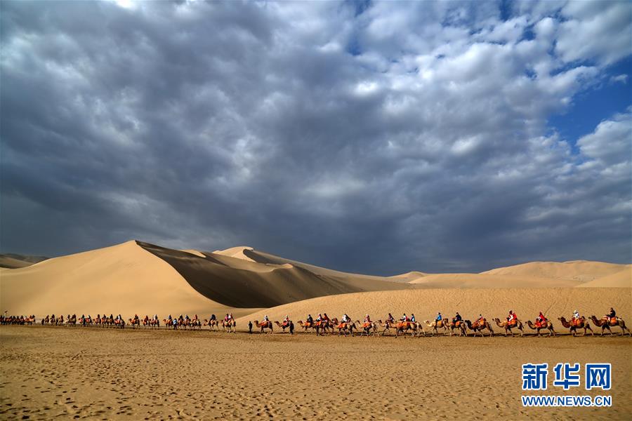 Gansu : les magnifiques paysages des « sables chantants » de Dunhuang