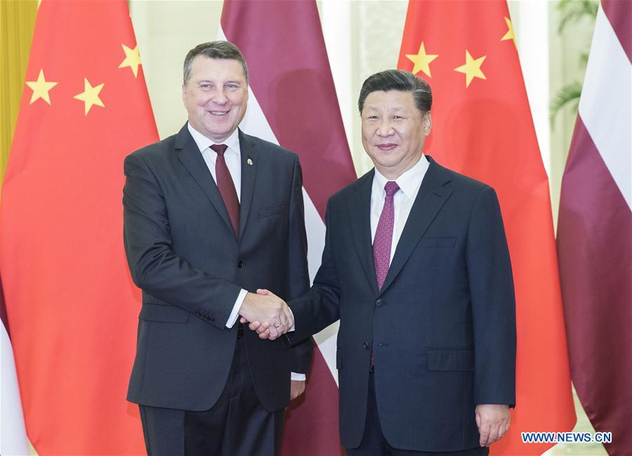 Xi Jinping rencontre les dirigeants letton, estonien et serbe