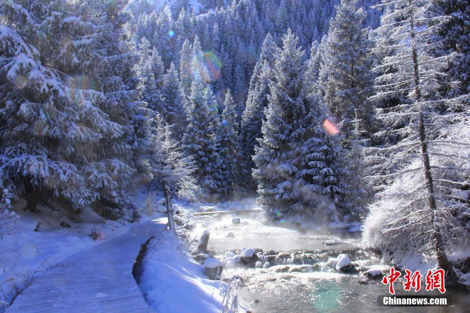 Xinjiang : la beauté hivernale du lac Tianchi