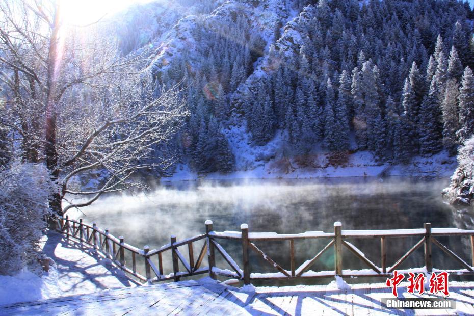 Xinjiang : la beauté hivernale du lac Tianchi