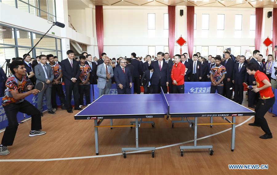 Xi et O'Neill inaugurent l'école de l'amitié sino-papouasienne