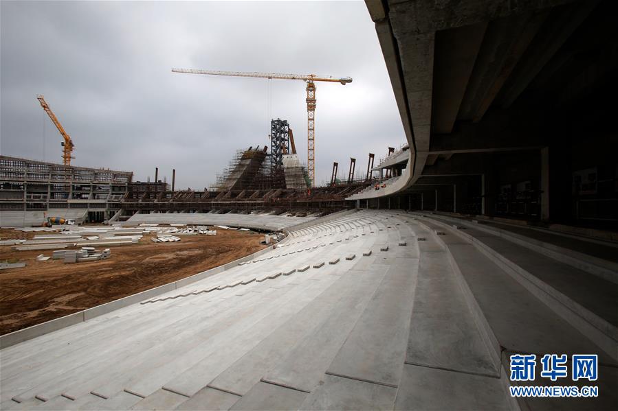 La moitié des travaux de construction du stade financé par la Chine au Cambodge est terminée