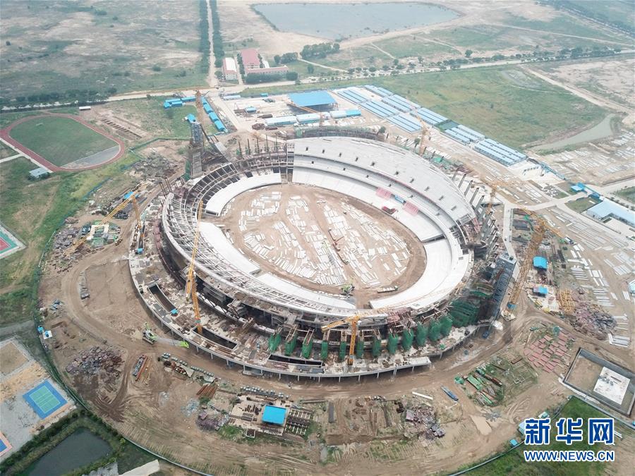 La moitié des travaux de construction du stade financé par la Chine au Cambodge est terminée