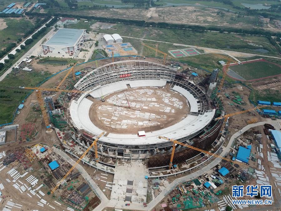 La moitié des travaux de construction du stade financé par la Chine au Cambodge est terminée