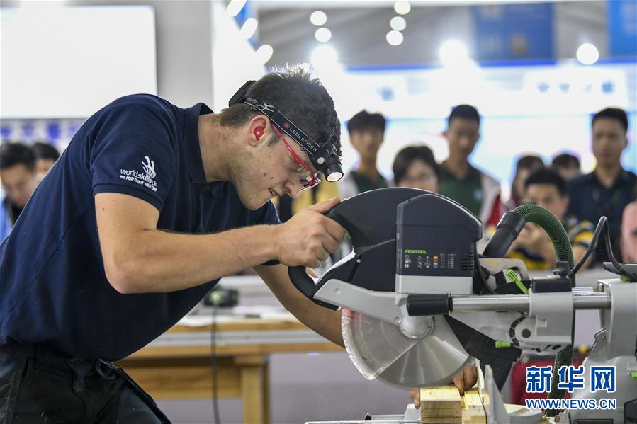 Chongqing : tenue d'un concours de compétences techniques de « La Ceinture et la Route »