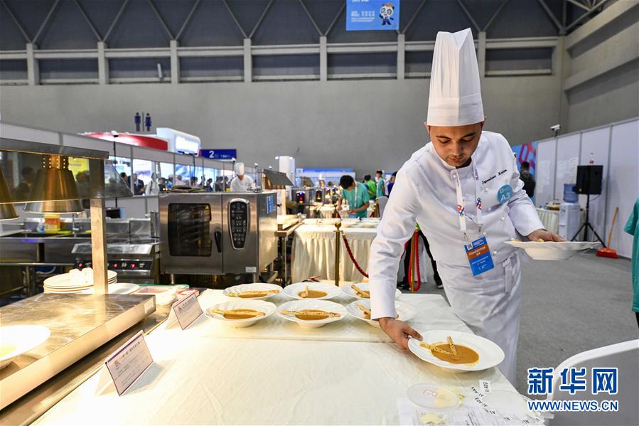 Chongqing : tenue d'un concours de compétences techniques de « La Ceinture et la Route »