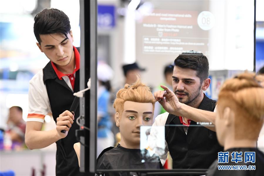 Chongqing : tenue d'un concours de compétences techniques de « La Ceinture et la Route »