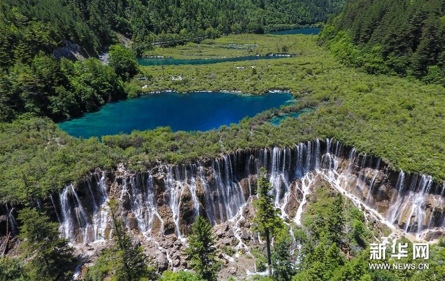 La vallée de Jiuzhaigou : un paysage d'une beauté féerique