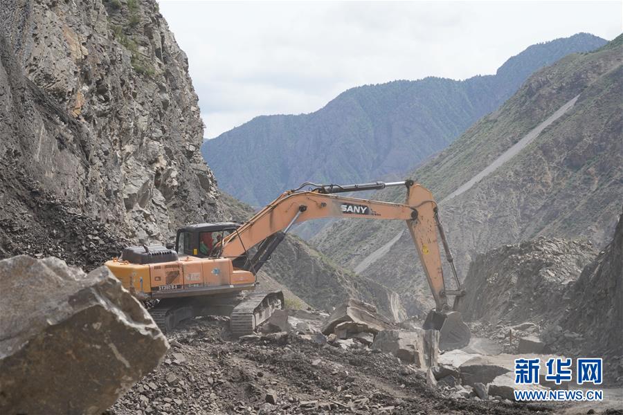 La route construite par la Chine à Djalalabad, au Kirghizistan