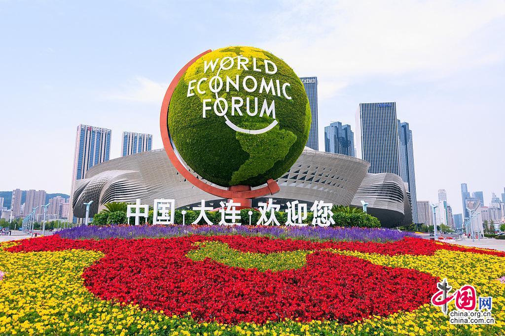 La ville de Dalian embellie avant l’ouverture du Forum de Davos d’été