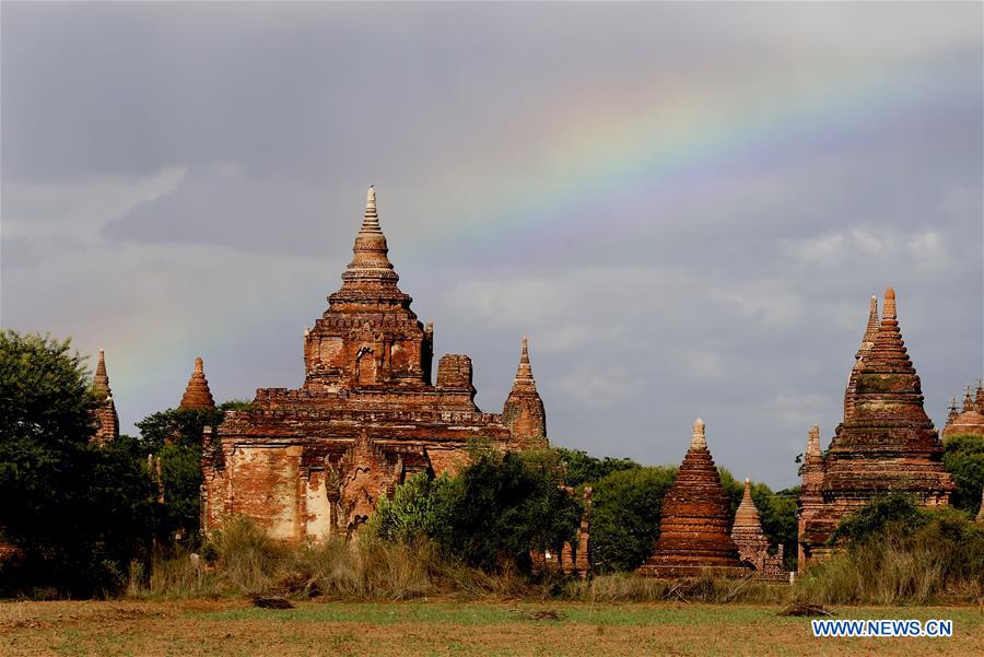 Pagodes au Myanmar