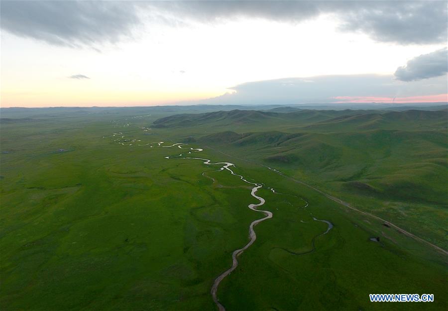 Chine: paysages de pâturages en Mongolie intérieure