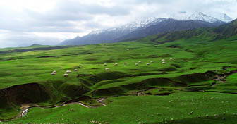 Les paysages naturels exceptionnels des monts Tianshan