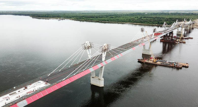 Construction d'un pont autoroutier reliant la Chine à la Russie