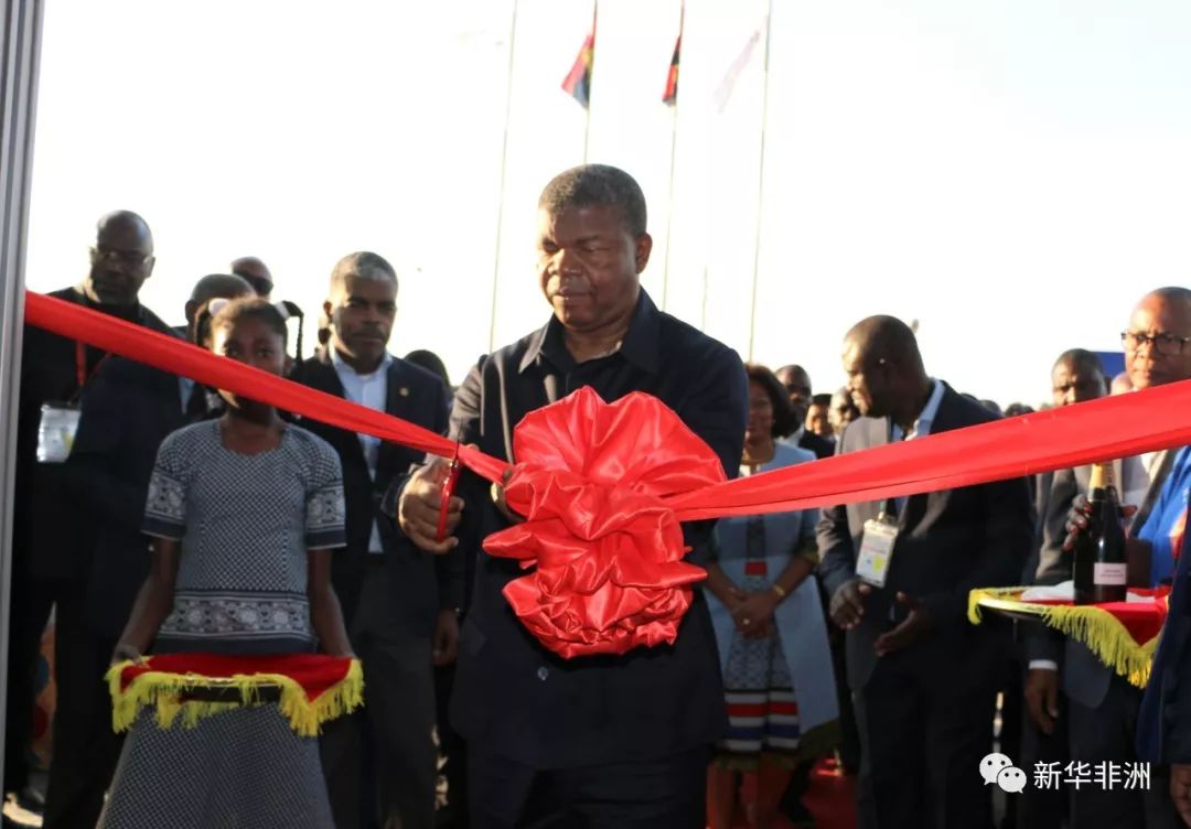 Le président angolais inaugure un aéroport construit par une entreprise chinoise