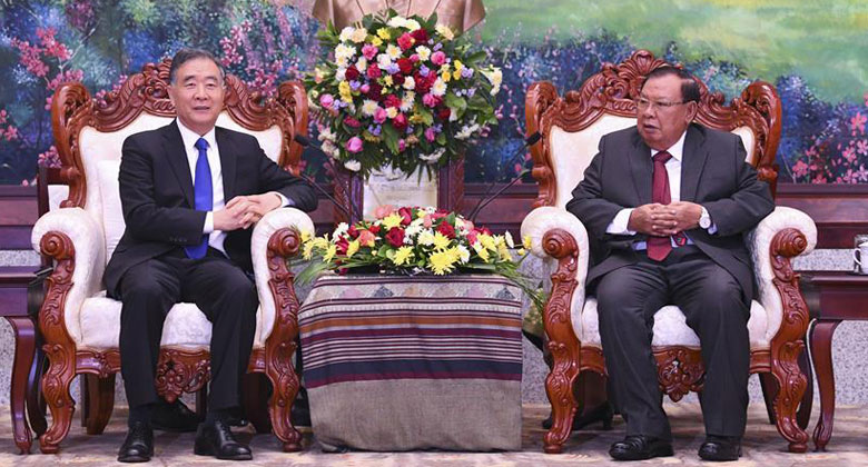 Le plus haut conseiller politique chinois au Laos pour promouvoir les relations et la coopération bilatérales