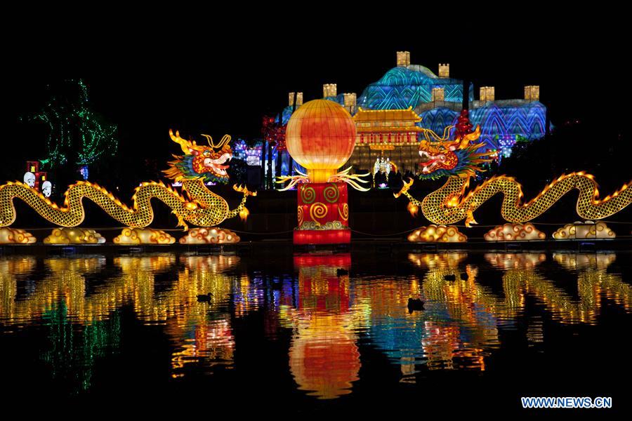 France : la Côte d'Azur illuminée par des lanternes chinoises traditionnelles