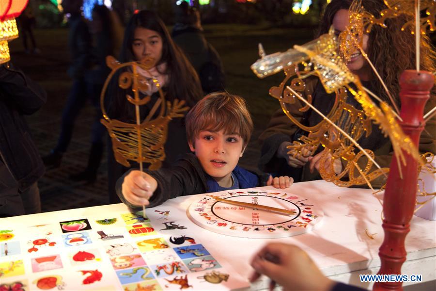 France : la Côte d'Azur illuminée par des lanternes chinoises traditionnelles