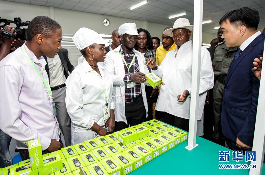 Ouverture en Ouganda d’une usine d’assemblage de téléphones mobiles à investissement chinois