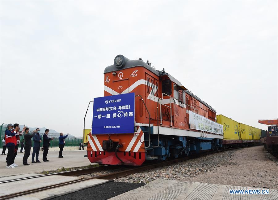 Un train de fret Chine-Europe envoie des fournitures de lutte contre le virus en Espagne