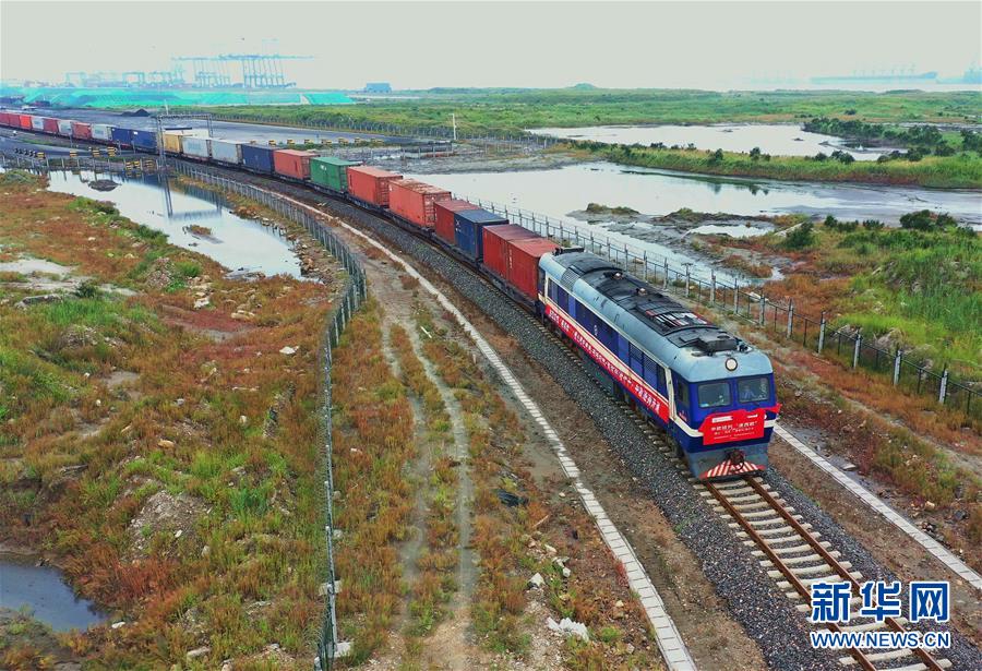 Tangshan met en service sa première ligne ferroviaire de fret Chine-Europe