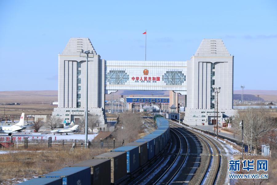 Le plus grand port terrestre chinois enregistre un nombre record de trains de marchandises Chine-Europe