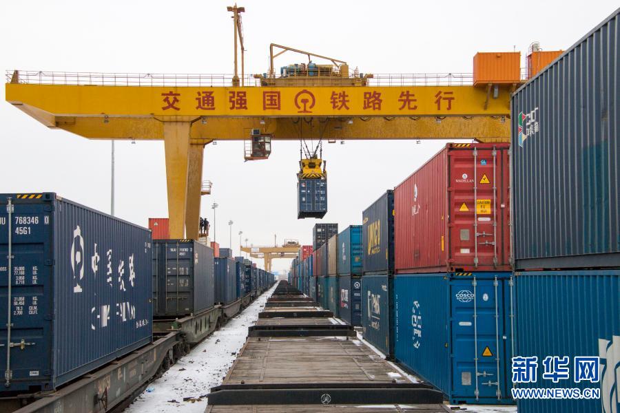 Le plus grand port terrestre chinois enregistre un nombre record de trains de marchandises Chine-Europe