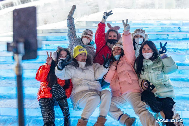 Ouverture du 22e Monde de neige et de glace de Harbin dans le nord-est de la Chine