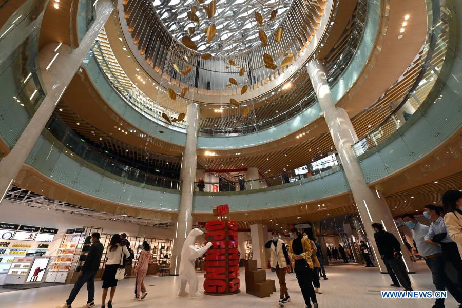 L'île touristique chinoise ouvre deux nouveaux magasins hors taxes