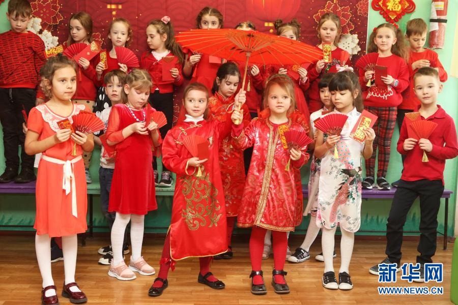 La fête du Printemps célébrée dans une école en Ukraine