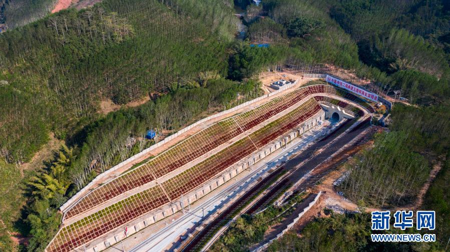 Le chemin de fer Chine-Laos en pleine construction