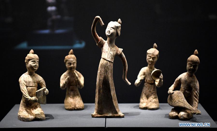 Exposition de poteries dans le centre de la Chine