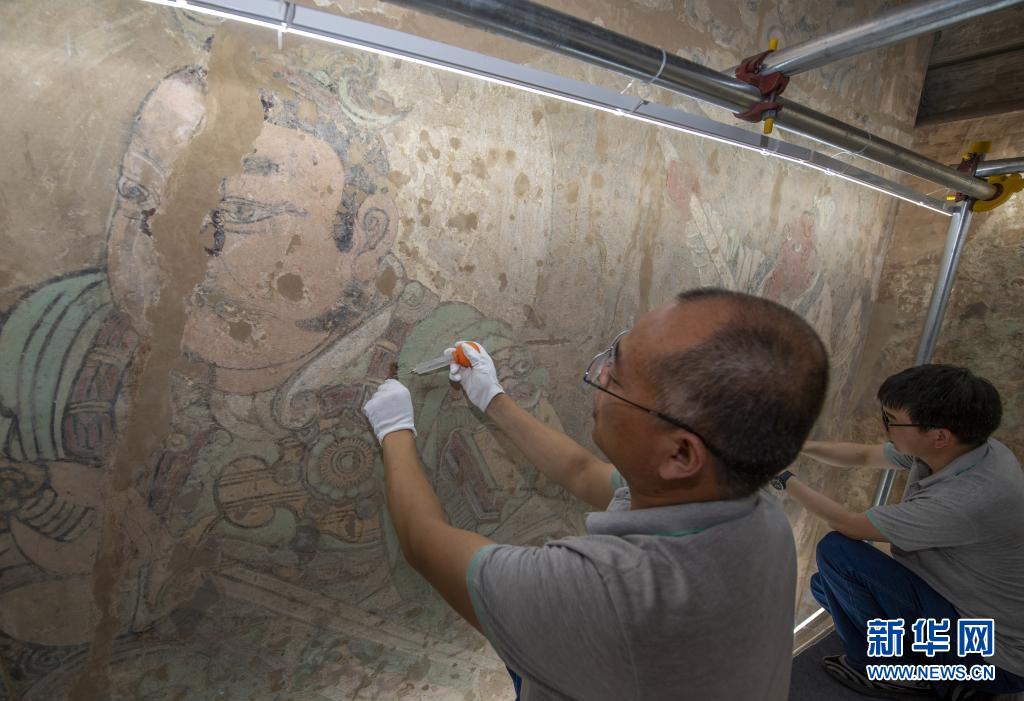 Début de la restauration des peintures murales du Palais Yongle