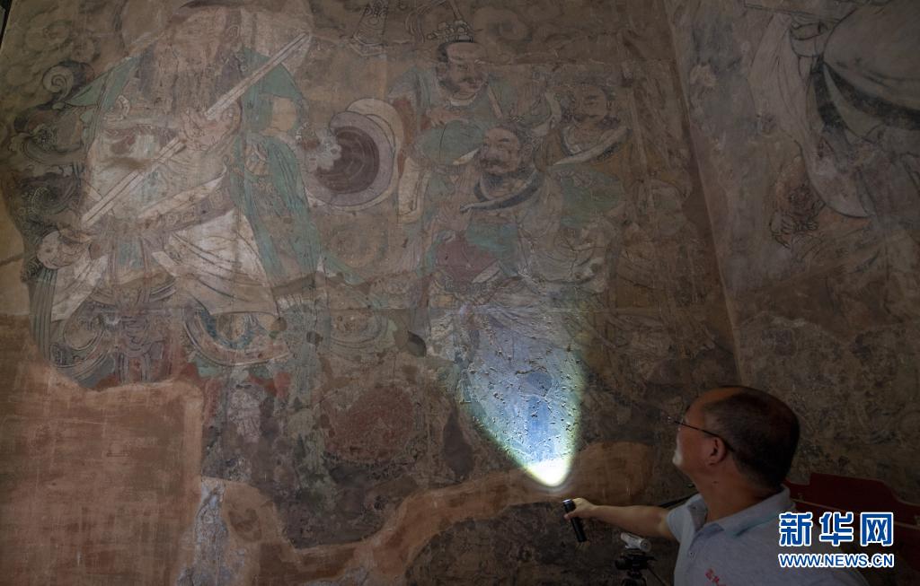 Début de la restauration des peintures murales du Palais Yongle