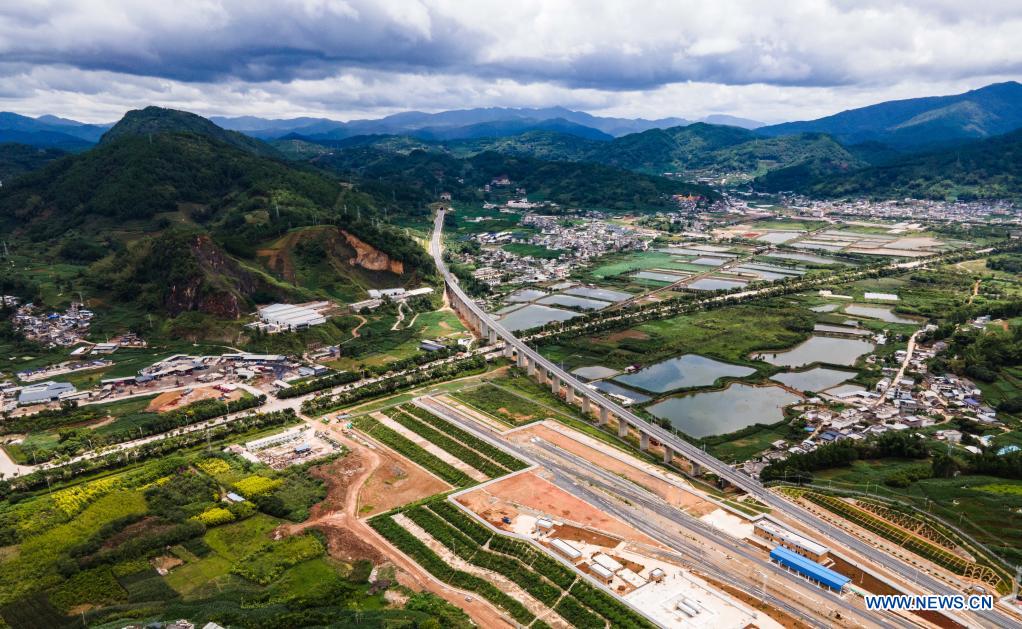 Les travaux de construction du chemin de fer Chine-Laos se poursuivent sans heurts