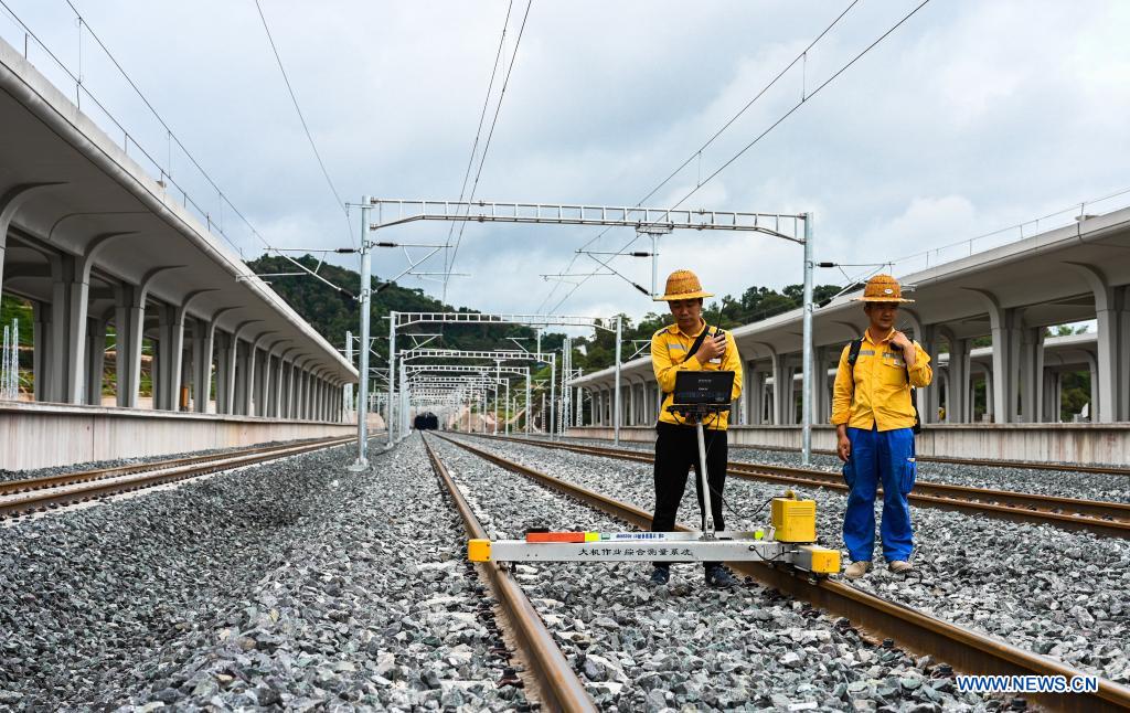 Les travaux de construction du chemin de fer Chine-Laos se poursuivent sans heurts