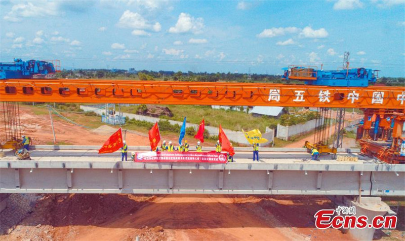 Fin de la construction du plus long pont du chemin de fer Chine-Laos